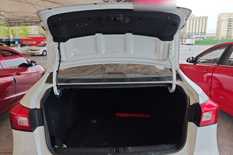 Used Roewe 360 2015 1.5L Automatic Luxury Edition Trunk