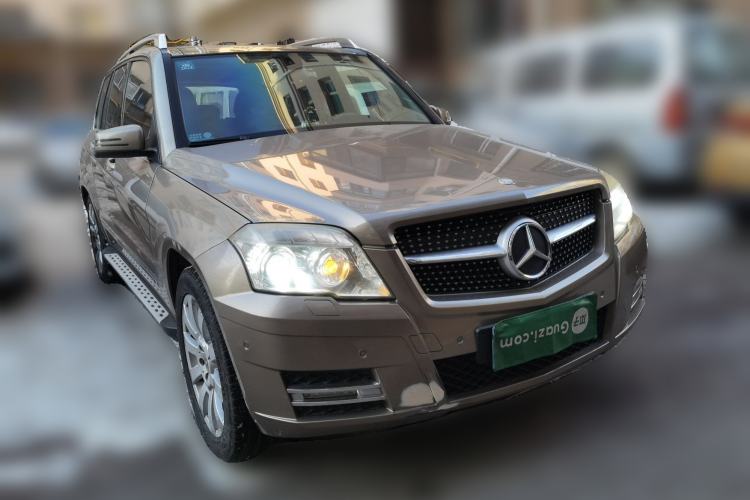 Used Mercedes-Benz GLK-Class 2008 GLK 300 4MATIC Luxury Model Front Right 45 Deg
