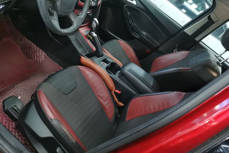 Used Ford Focus 2012 Hatchback 2.0L Automatic Luxury Sport Model Left Front Seat