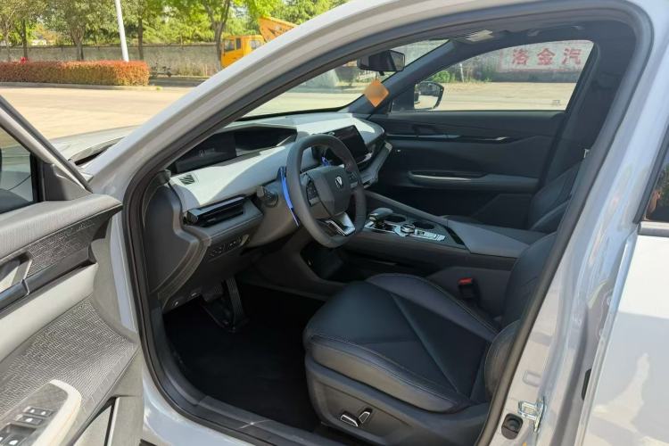 Used CHANGAN UNI-V 2022 1.5T Prestige Version Interior 3