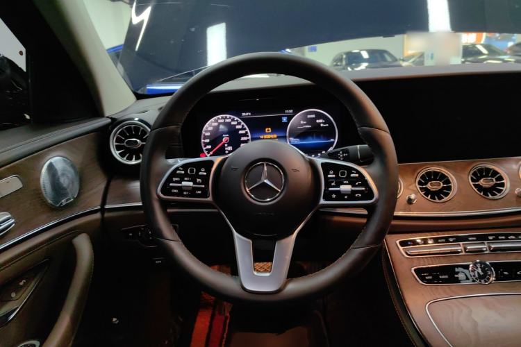 Used Mercedes-Benz E-Class 2019 Facelifted E 300 L Stylish Version Steering Wheel