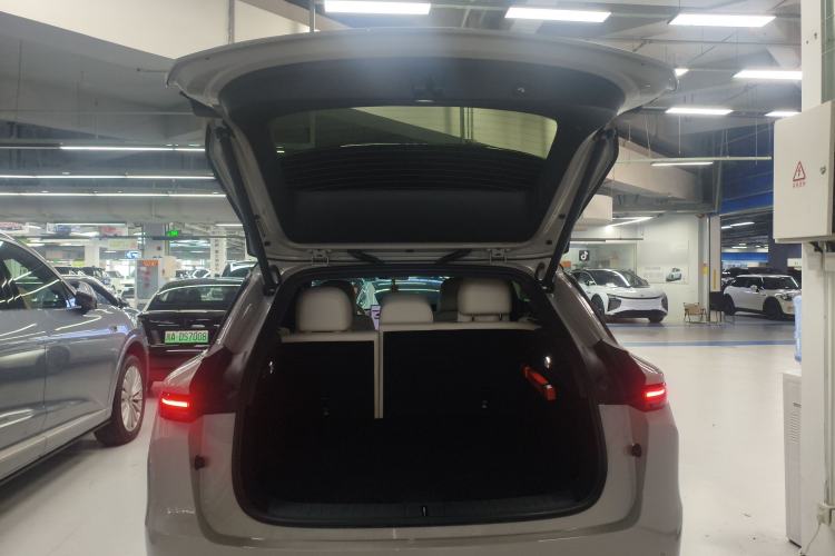 Used Li Auto Li Auto i6 2025 Model Two-Wheel-Drive Standard Type