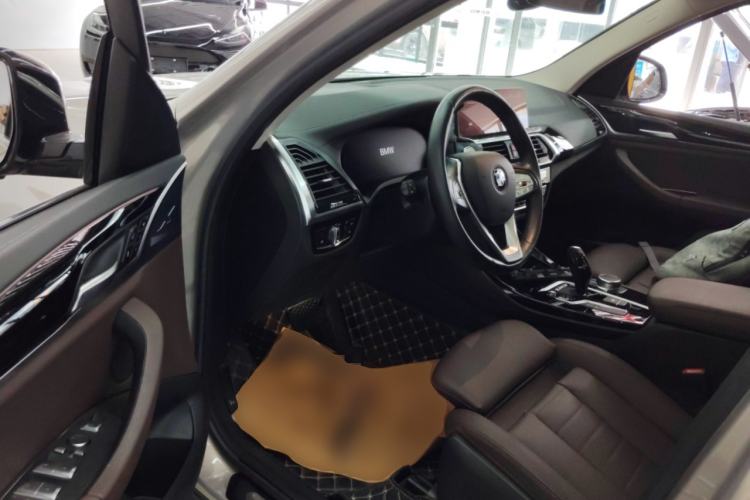 Used BMW X3 2021 xDrive25i Luxury Package Driver Seat