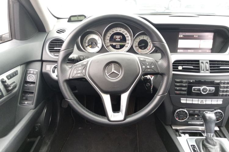 Used Mercedes-Benz C-Class 2011 C 200 Fashion Travel Edition Steering Wheel
