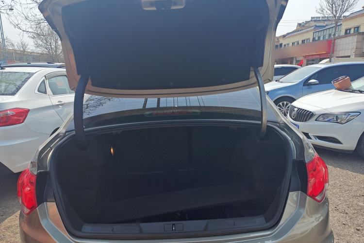 Used Citroen C4L 2015 1.8L Automatic Luxury Edition Trunk