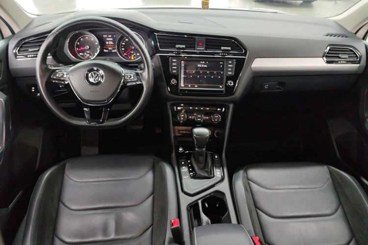 Used Volkswagen Tiguan L 2017 330TSI Automatic Two-Wheel Drive Comfort Edition Center Console