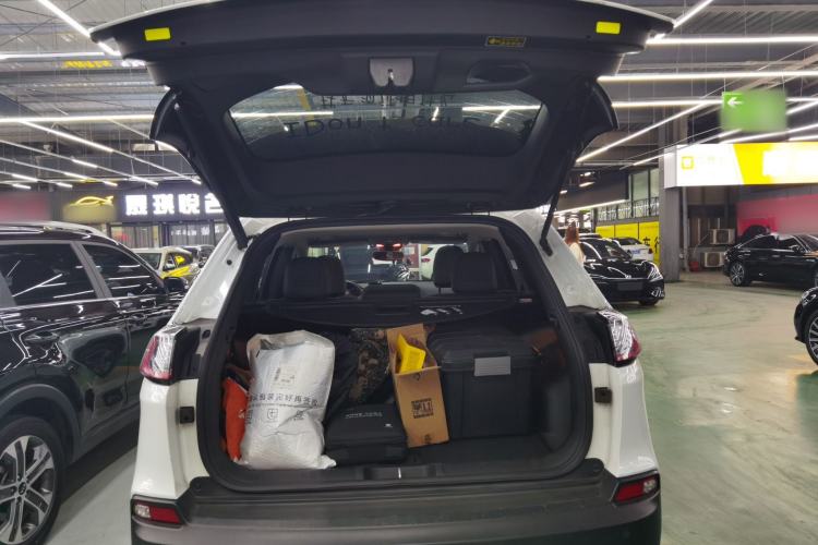 Used Jeep Cherokee 2019 2.0T Four-Wheel Drive Explorer Edition China V