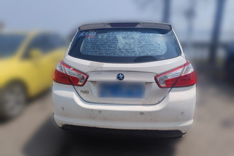 Used Venucia R50 2015 1.6L Automatic Fashion Edition
