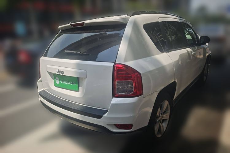 Used Jeep Compass 2013 2.4L four-wheel-drive sport version

