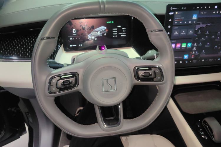 Used Zeekr 009 2024 7-Seater Walk-Through Version Four-Wheel Drive 108 kWh