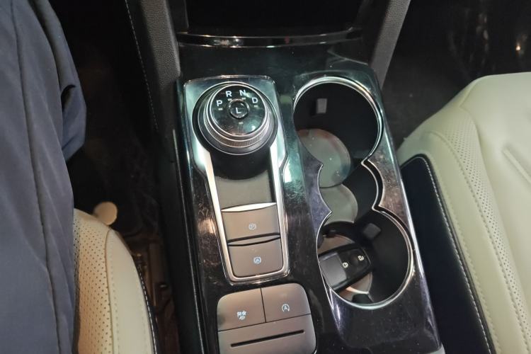 Used Ford Escape 2020 EcoBoost 245 Four-Wheel Drive Titanium Edition Gear Lever