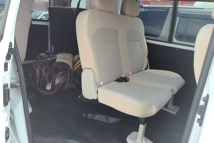 Used FORTHING Lingzhi 2024 M5L 1.5T Manual Base Model 7 Seats