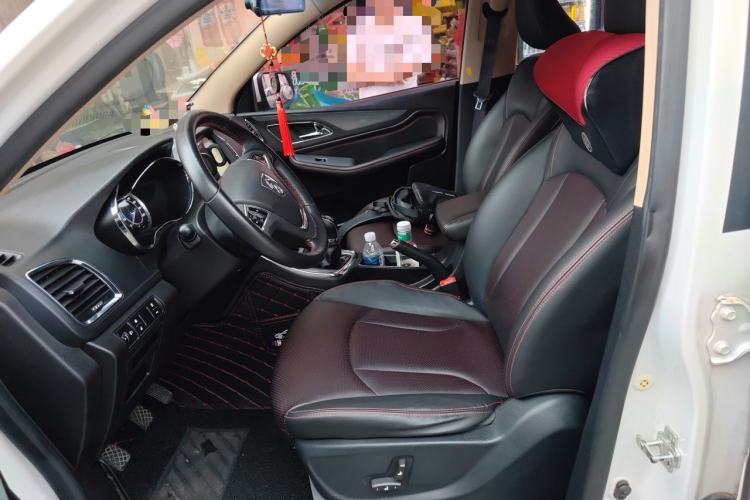 Used Baojun 560 2015 1.8L manual luxury version
