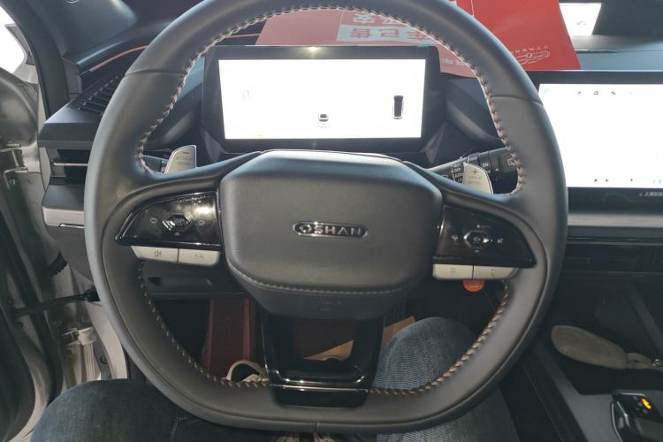 Used Oshan Z6 New Energy 2023 ZhiDian iDD 150KM Flagship PLUS Smart Parking Edition