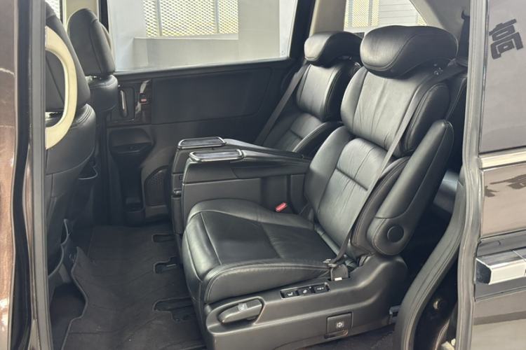 Used Honda Elysion 2016 2.4L Luxury Edition
