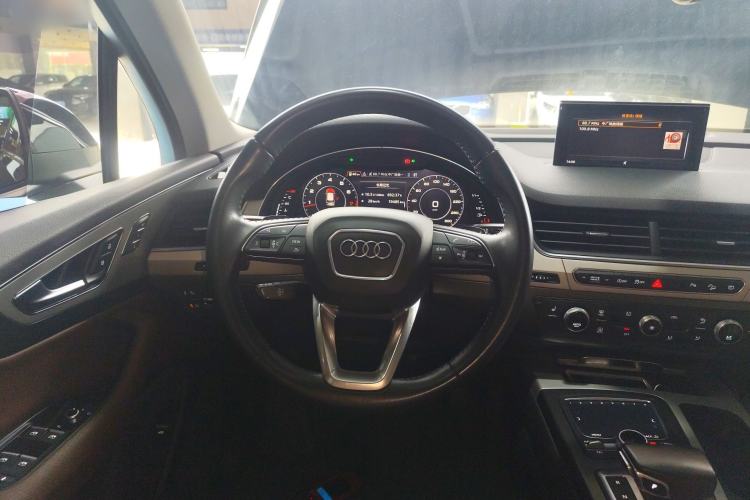 Used Audi Q7 2016 40 TFSI Comfort Model
