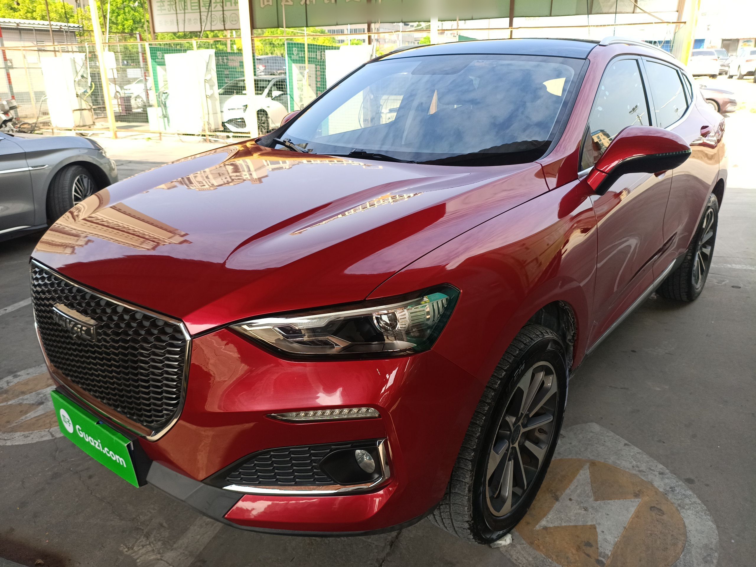 Под передней частью автомобиля