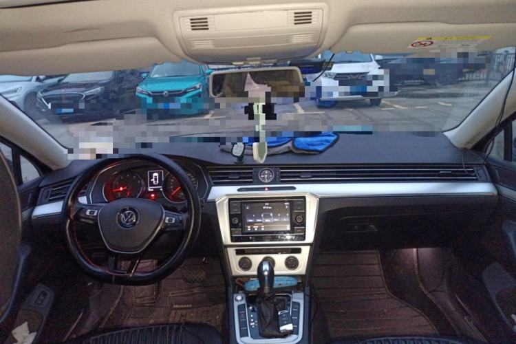 Used Volkswagen Magotan 2019 280TSI DSG Comfort Model China VI Standard Center Console