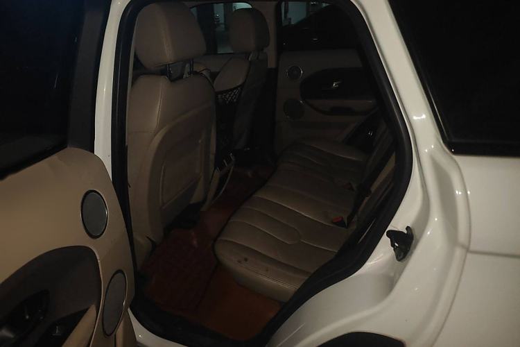 Used Land Rover Range Evoque 2015 2.0T Five-Door Zhiyao Edition Interior 4