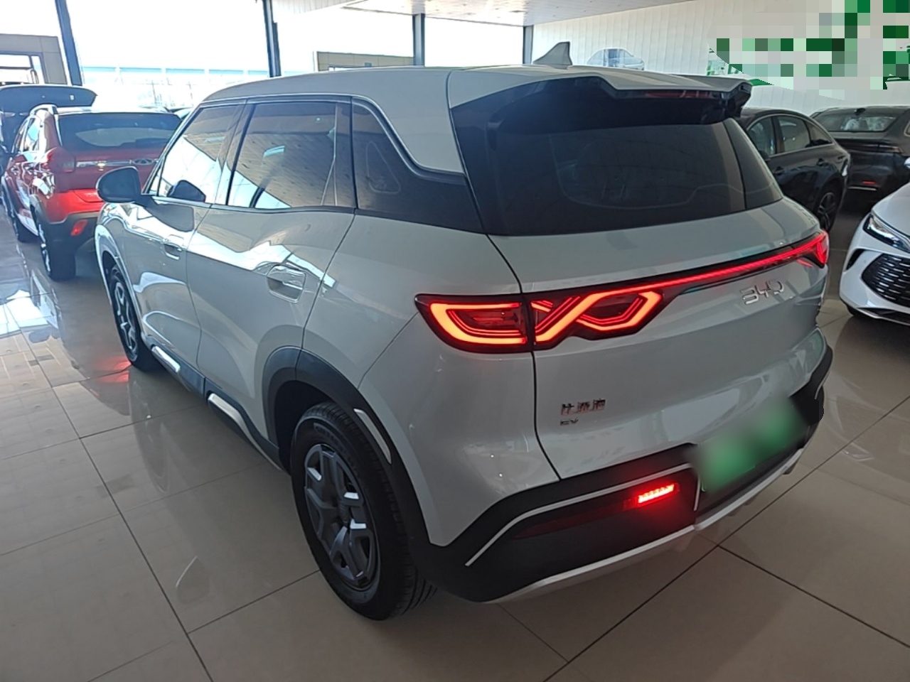 BYD Yuan UP 2025 Model 301KM Leading Version — снимка 4