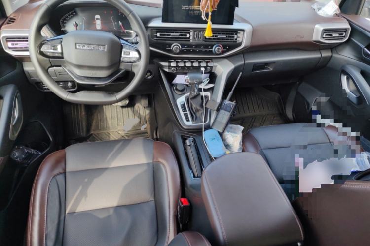 Used CHANGAN KAICHENG F70 2022 2.4T Gasoline Automatic 4x4 Overland Edition Standard Wheelbase 4K22D4T Center Console