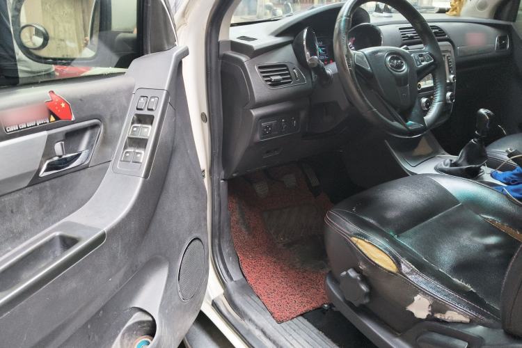 Used JAC Group T6 2015 2.8T Diesel Flagship Long-Wheelbase HFC4DA1-2C