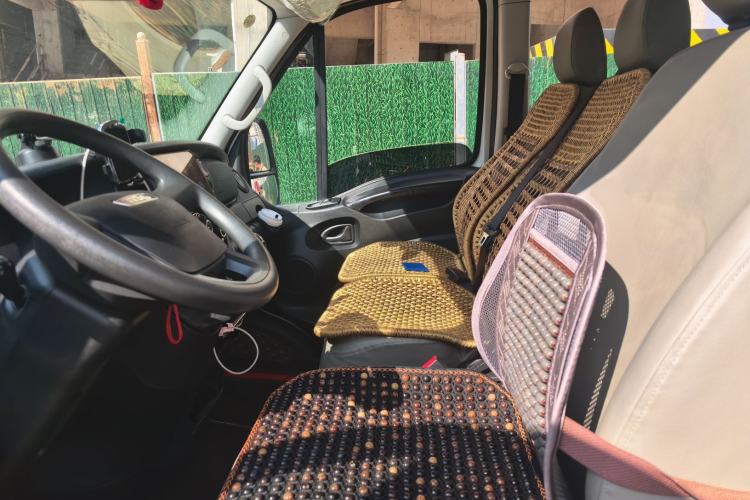 Used Iveco Eurocargo 2021 2.0T Manual Super-Rui Short Wheelbase Low-Roof Side-Hinged Door F1A