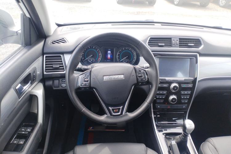 Used Haval H2 2017 Red-Label 1.5T Manual Two-Wheel-Drive Elite Model Steering Wheel
