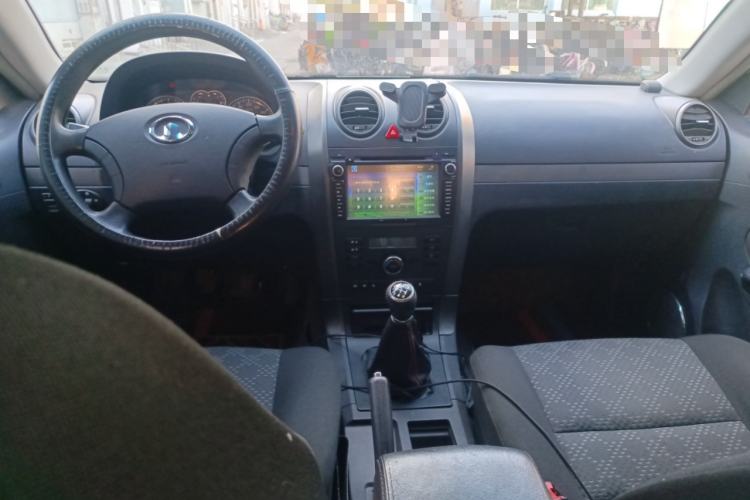 Used Haval H5 Classic 2010 Zhizun Edition 2.4L Four-Wheel Drive Comfort Model Center Console