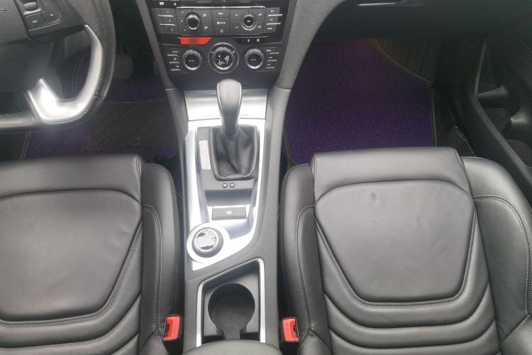 Used DS 6 2014 1.6T Luxury Edition THP160 Gear Lever