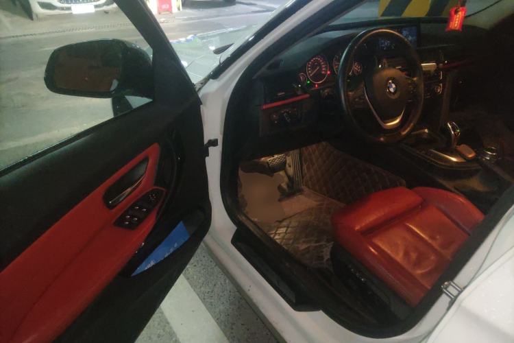 Used BMW 3 Series 2014 320i Sport Design Package
