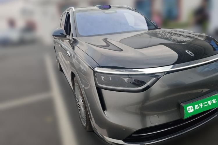 Used Hima AITO M8 2025 Extended-Range Max+ Version 53.4 kWh 6-Seater Edition Front Right 45 Deg