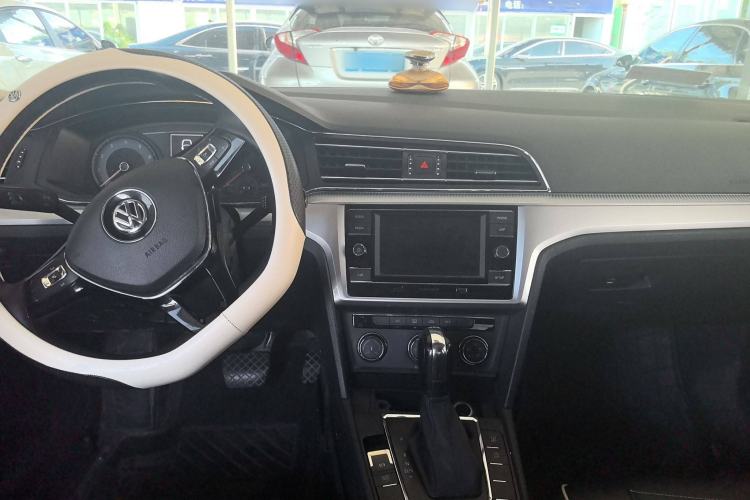 Used Volkswagen Lamando 2019 230TSI DSG Fashion Edition China V Standard