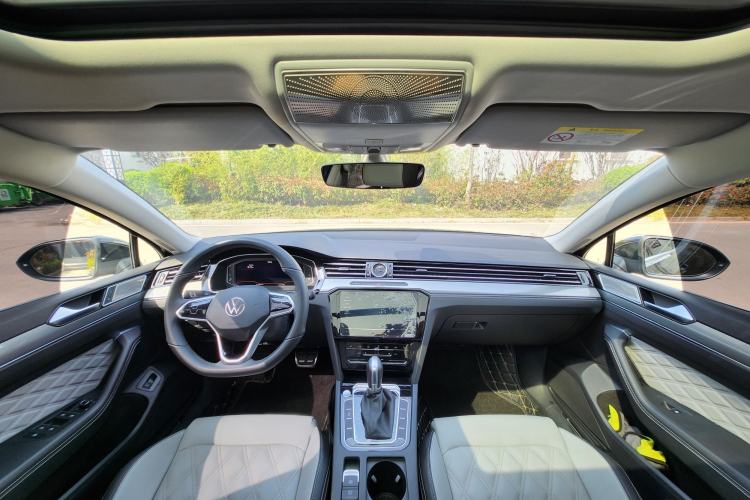 Used Volkswagen Magotan 2023 2 Million Units Limited Edition 330TSI DSG Leading Version Interior 10