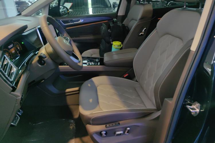 Used Volkswagen Viloran 2024 380TSI Premium Edition
