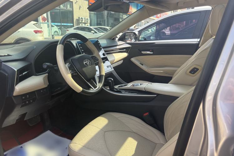 Used Toyota Avalon 2019 2.5L Touring Premium Version China VI Standard Interior 1