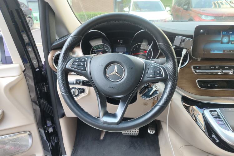 Used Mercedes-Benz V-Class 2021 V 260 L Long Wheelbase Prestige Edition Steering Wheel