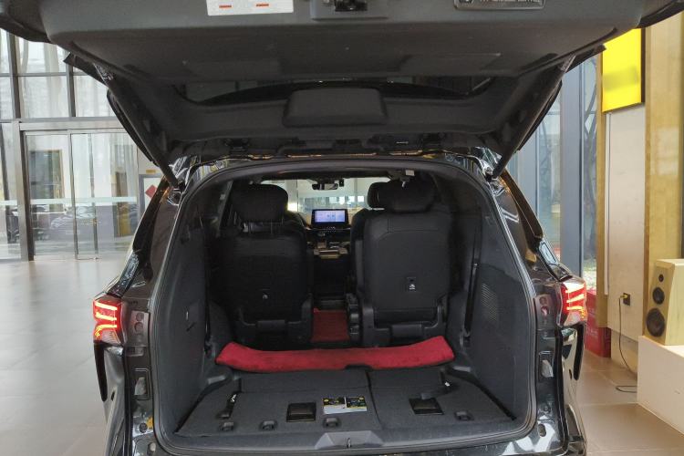 Used Toyota SIENNA 2023 2.5L Hybrid Deluxe Edition
