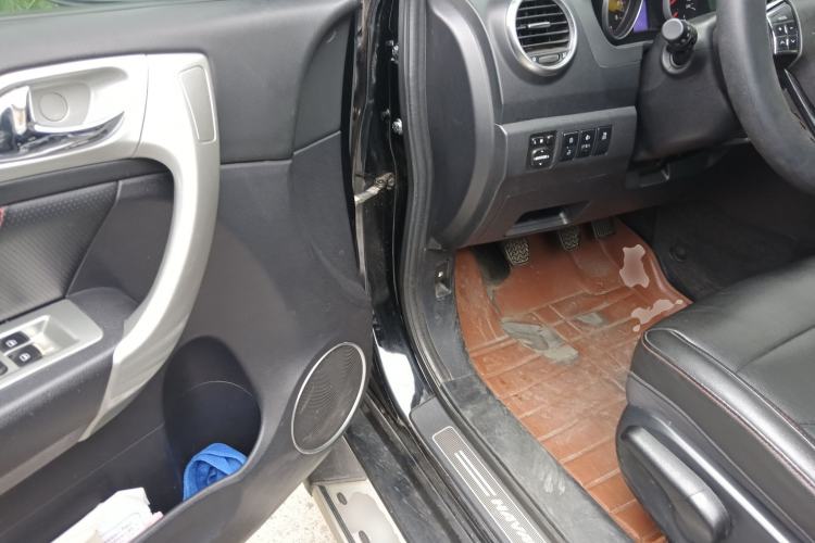 Used Haval H6 2015 Upgraded Model 1.5T Manual Two-Wheel Drive Elite Version