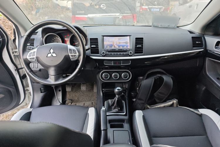 Used Mitsubishi Lancer EX 2016 1.8L Manual Black-and-White Retro Edition
