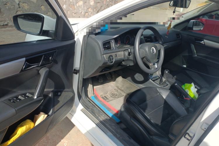 Used Volkswagen Lavida 2013 Restyled Classic 1.6L Manual Comfort Edition
