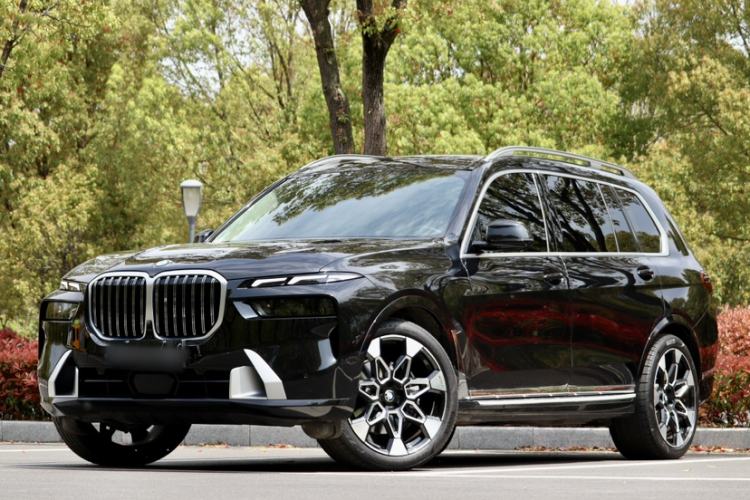 Used BMW X7 2024 xDrive40i Luxury Package – Leading Model