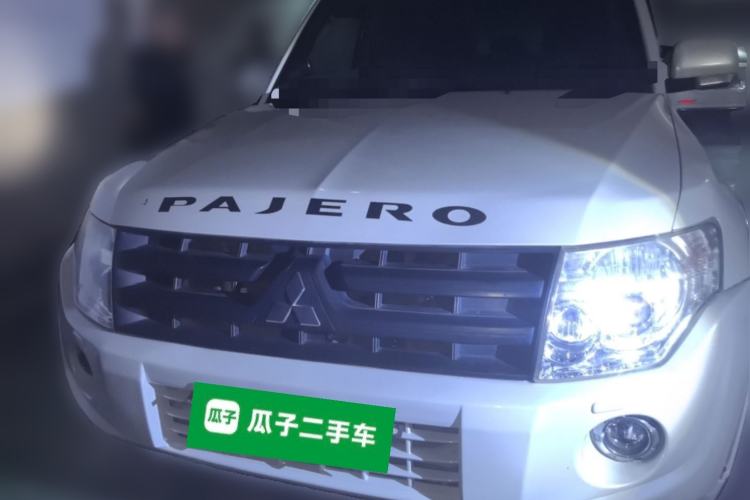 Used Mitsubishi Pajero 2014 3.0L Luxury Edition Front