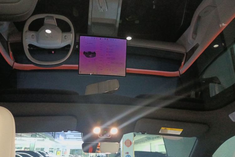 Used ONVO L60 2024 60 kWh Rear-Drive Version Headliner