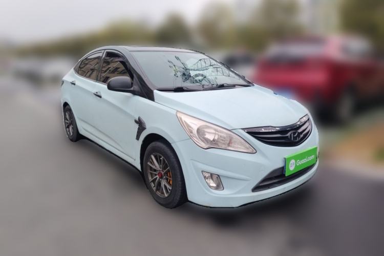 Used Hyundai Verna (older generation) 2010 Sedan 1.4L Automatic Fashionable GT Model Front Right 45 Deg