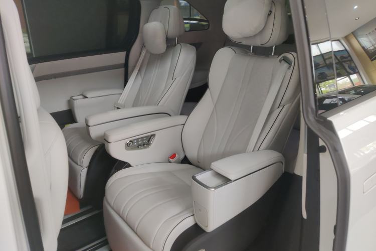 Used XPeng X9 2026 Model—Range-Extended Version 1602 Ultra Left Rear Seat