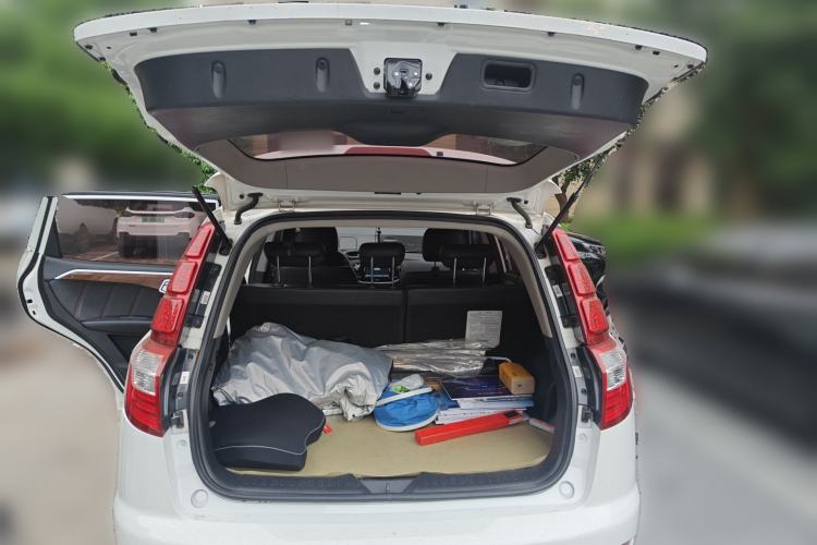 Used Geely Auto GX7 2015 Sport Edition 2.0L Automatic Luxury Model Trunk