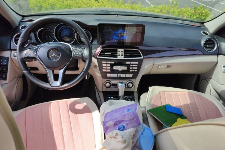 Used Mercedes-Benz C-Class 2011 C 180K Classic model Center Console