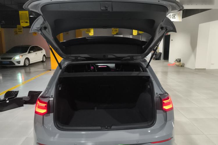 Used Volkswagen Golf 2021 280TSI DSG R-Line Trunk