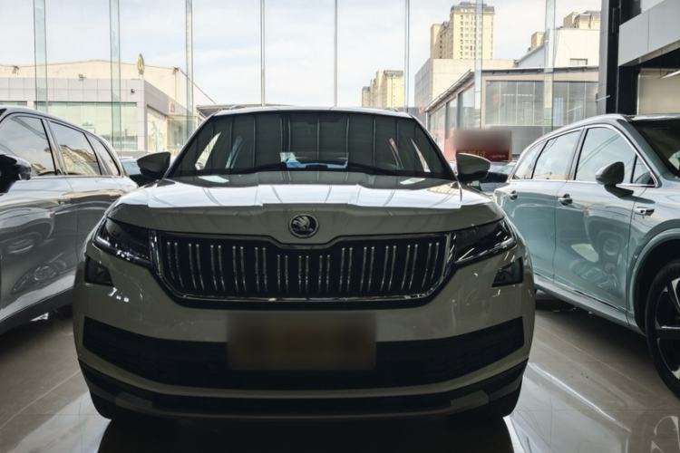 Used Skoda Kodiaq 2019 Facelifted TSI330 7-Seater Two-Wheel-Drive Luxury Enjoyment Edition China VI Standard Exterior 3